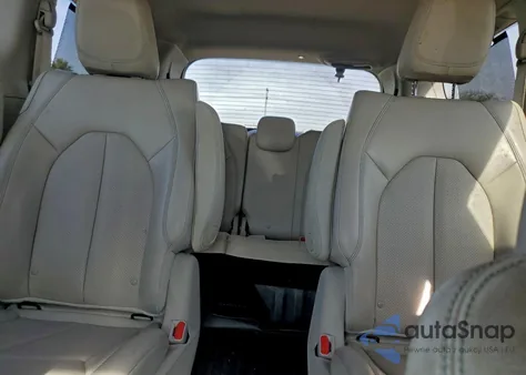 2018 Chrysler Pacifica Hybrid Touring L z USA, uszkodzony, nr VIN 2C4RC1L78JR129608